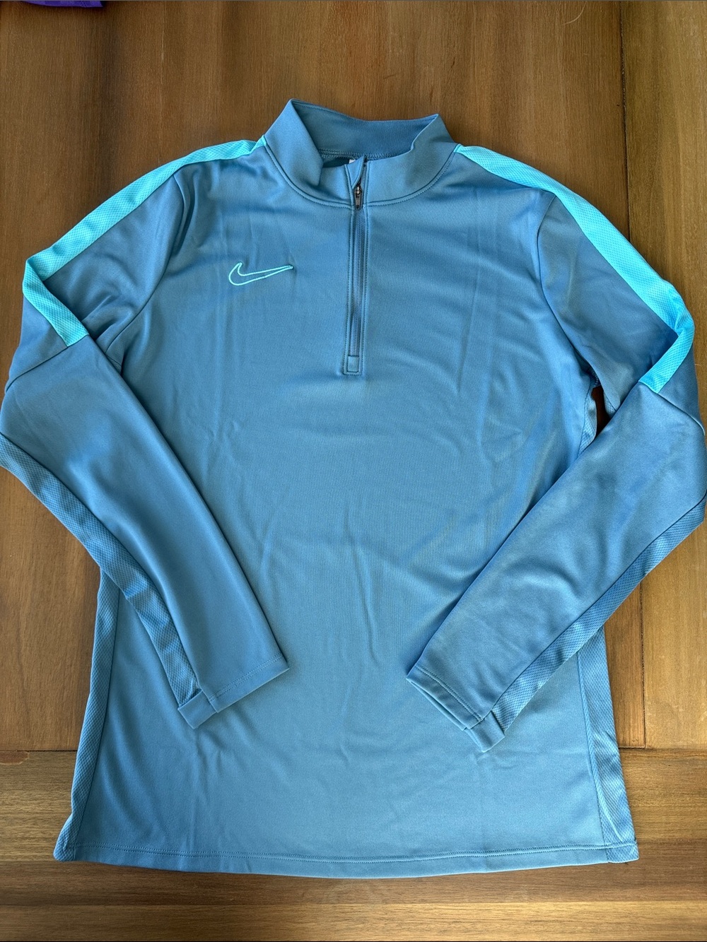 Nike Dri-Fit Teal Athletic Quarter-Zip Top with Aqua Accents size Medium